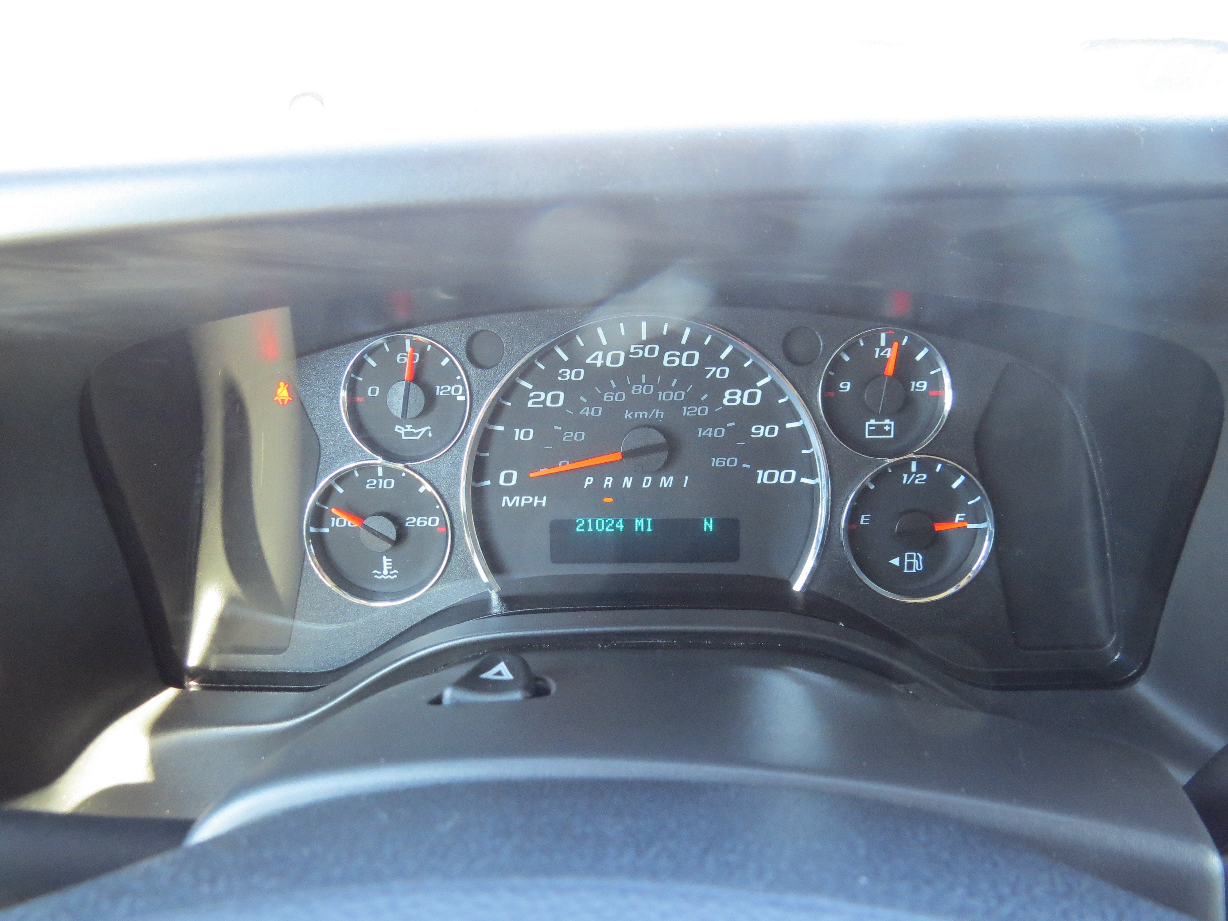 2025 Chevrolet Express Passenger LT