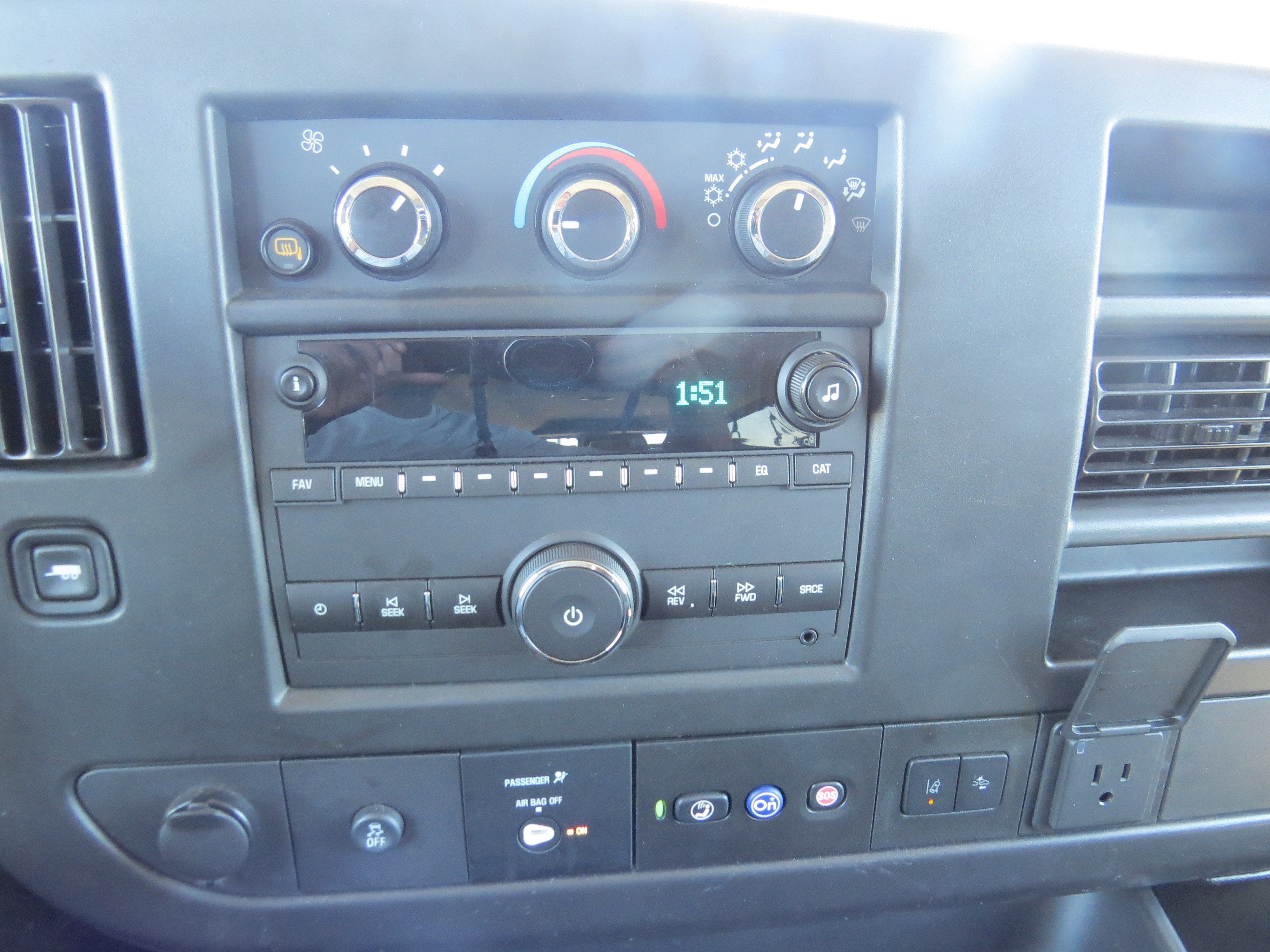 2025 Chevrolet Express Passenger LT