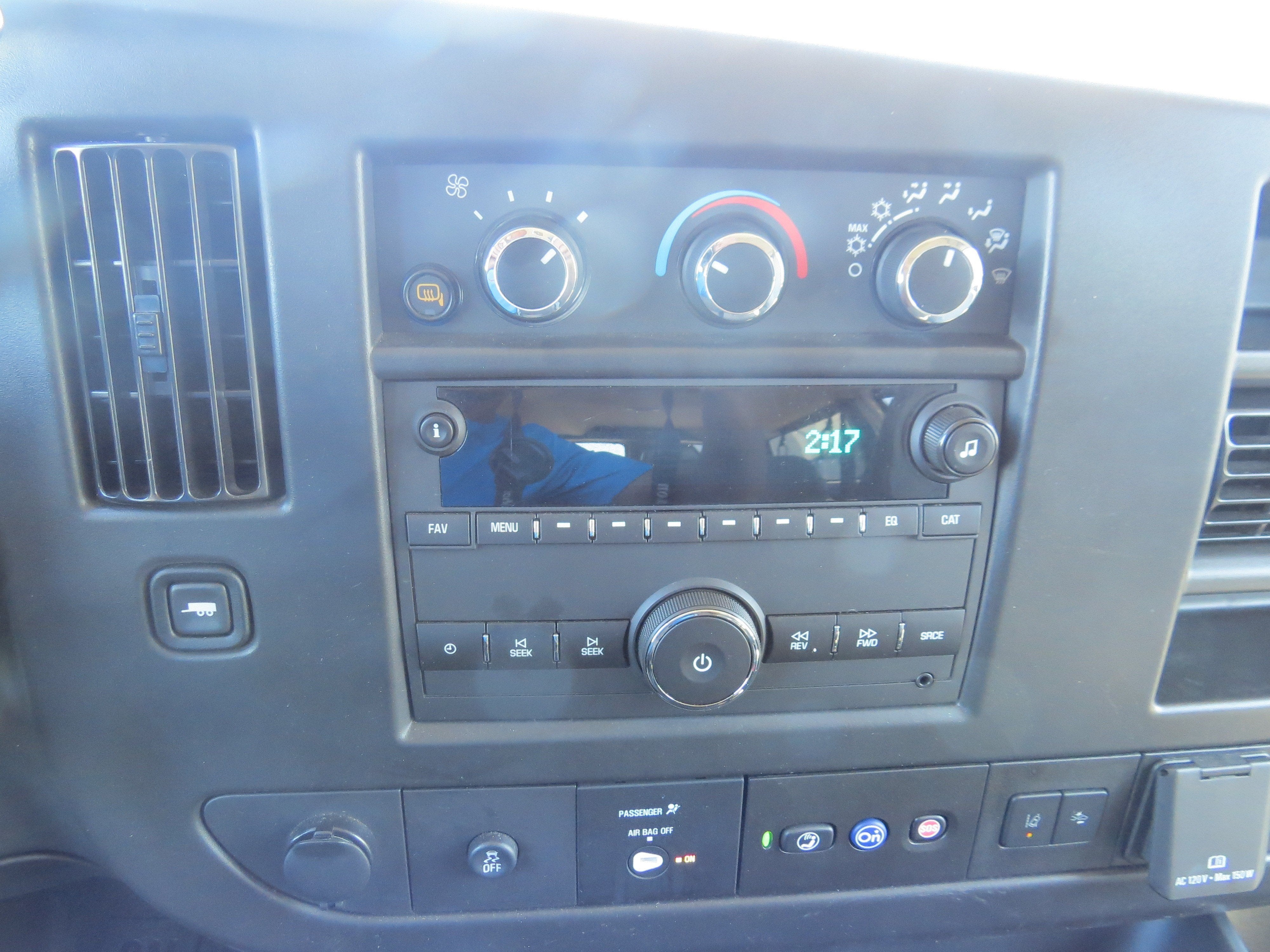 2025 Chevrolet Express Passenger LT