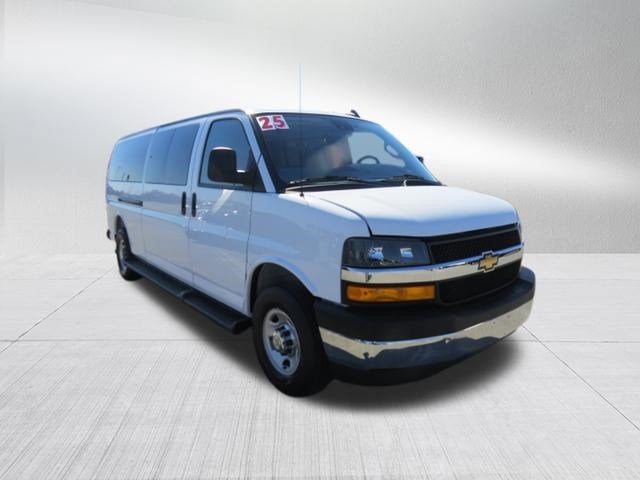 2025 Chevrolet Express Passenger LT