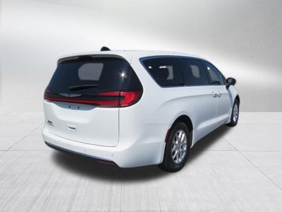 2023 Chrysler Pacifica Touring