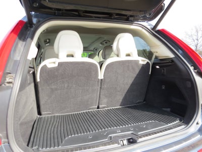 2020 Volvo XC90 Momentum