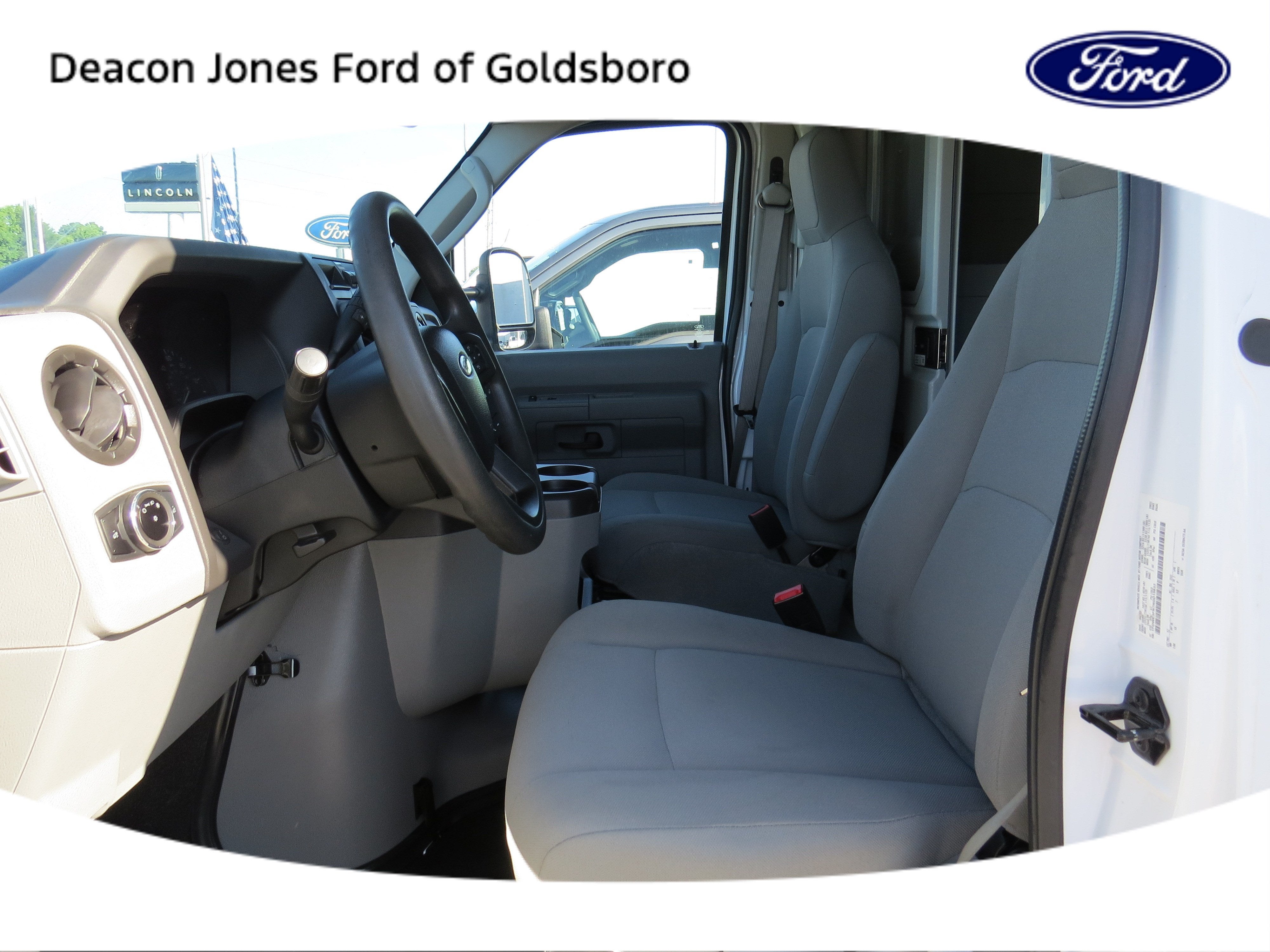 2024 Ford E-Series Cutaway Base