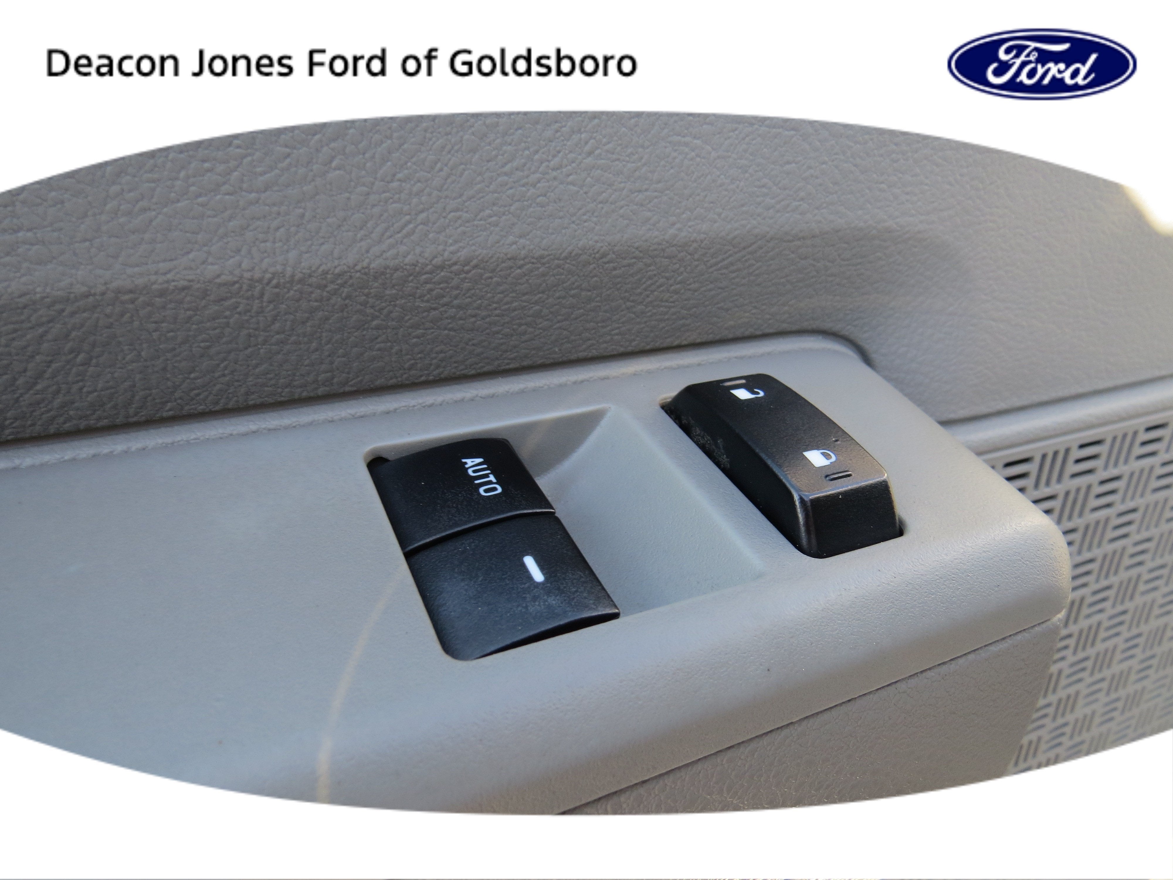 2024 Ford E-Series Cutaway Base