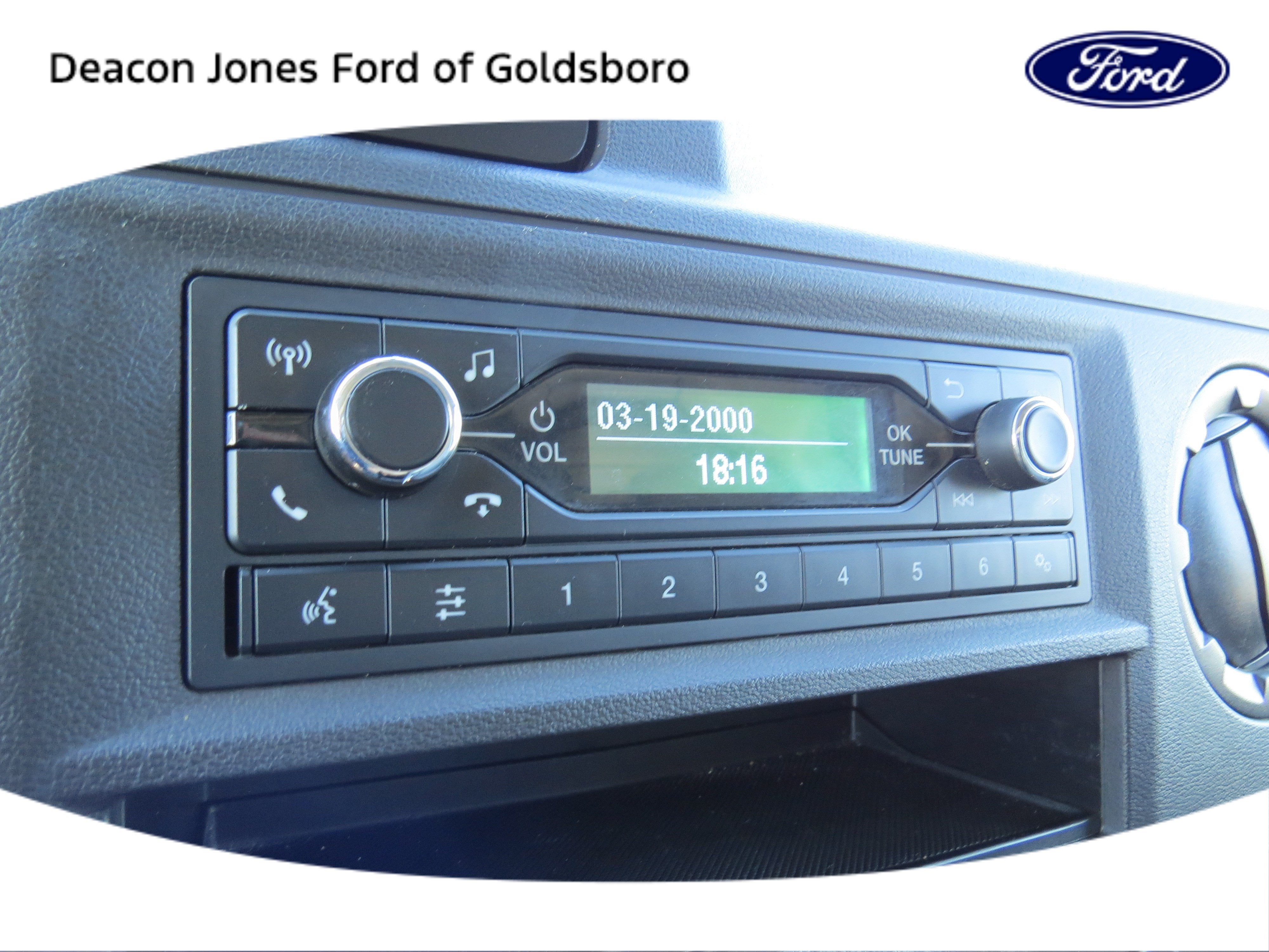 2024 Ford E-Series Cutaway Base
