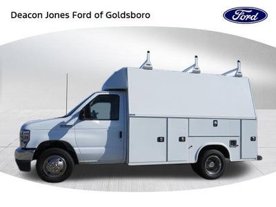 2024 Ford E-Series Cutaway Base