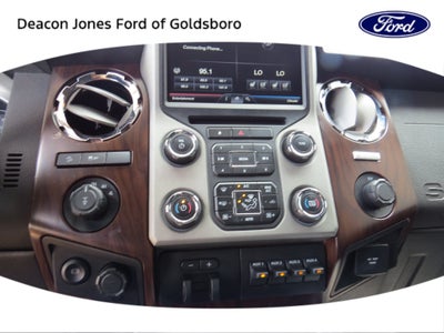 2015 Ford Super Duty F-350 SRW Lariat
