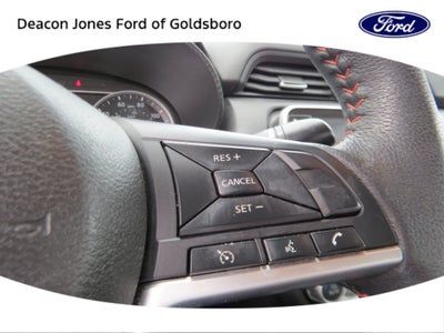 2022 Nissan Versa SR