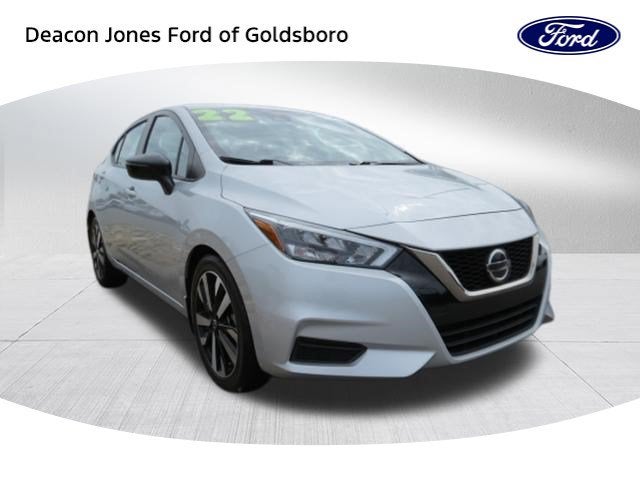 2022 Nissan Versa SR