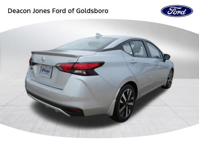 2022 Nissan Versa SR