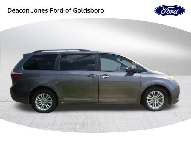 2015 Toyota Sienna XLE