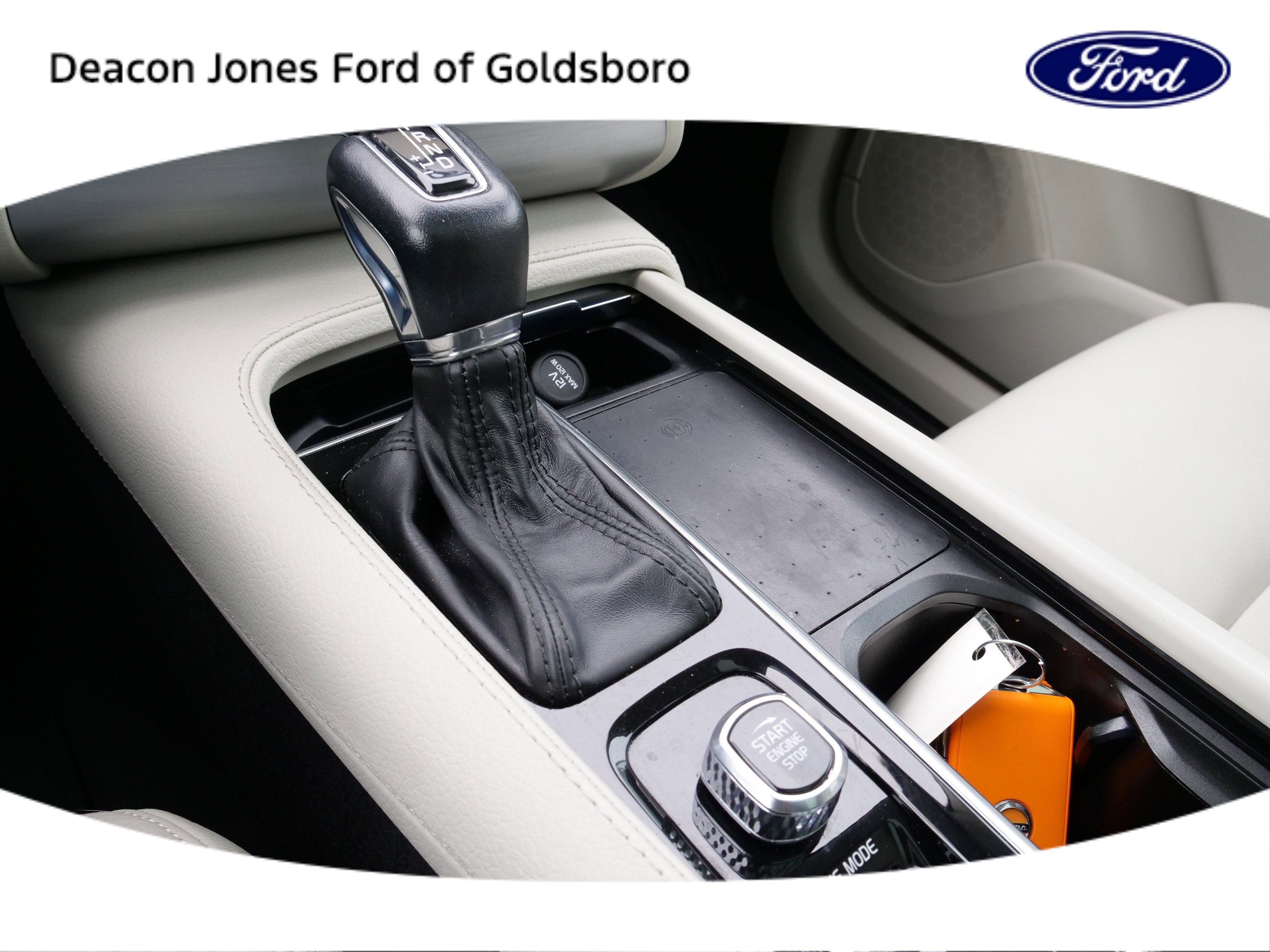 2021 Volvo XC90 Momentum