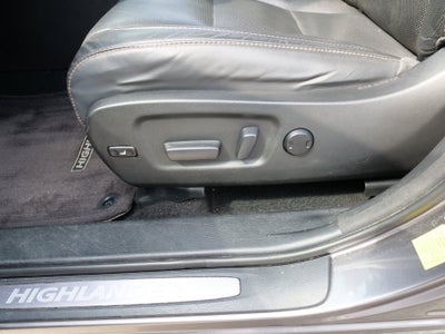 2016 Toyota Highlander Base