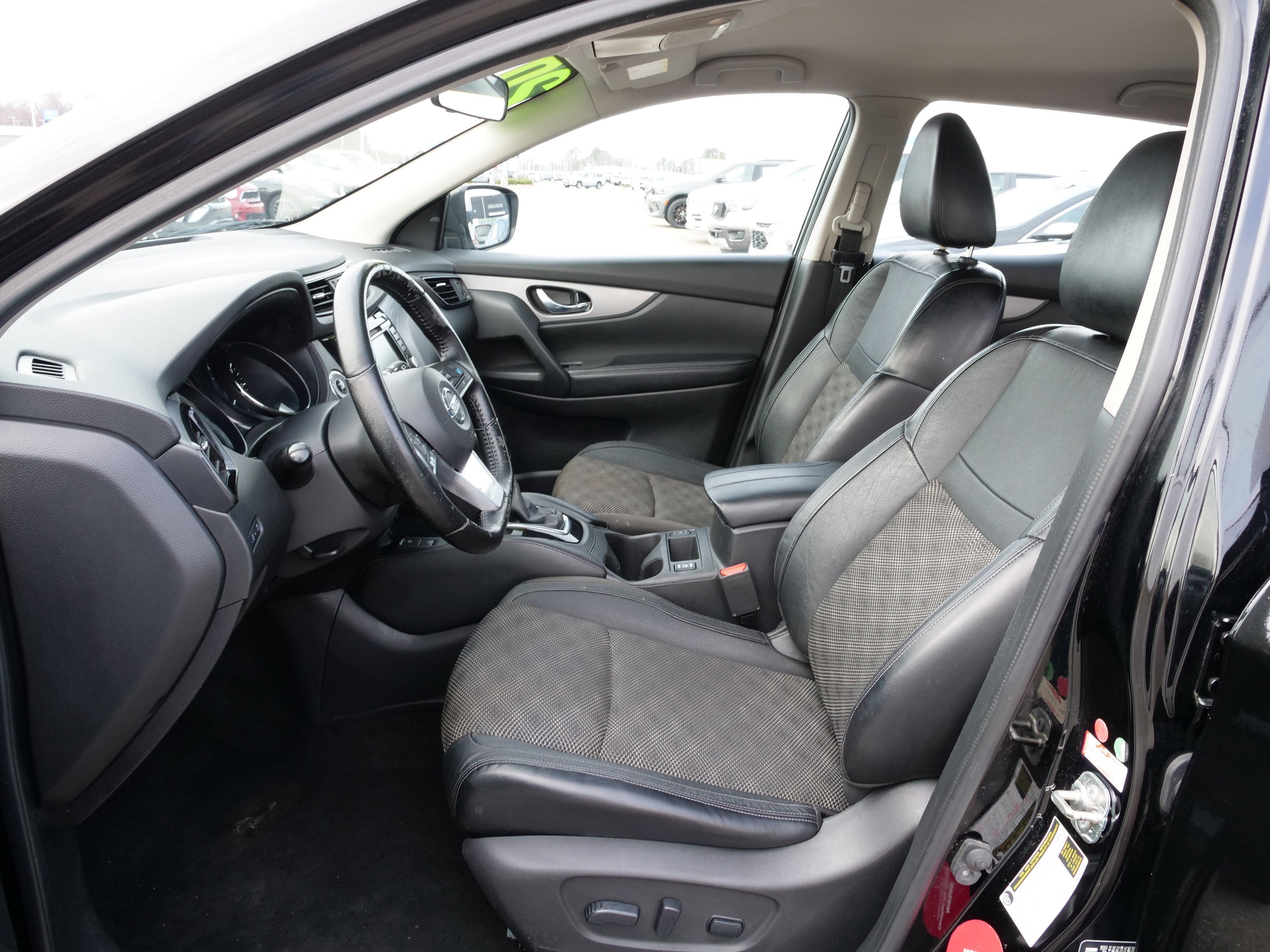 2020 Nissan Rogue Sport SV