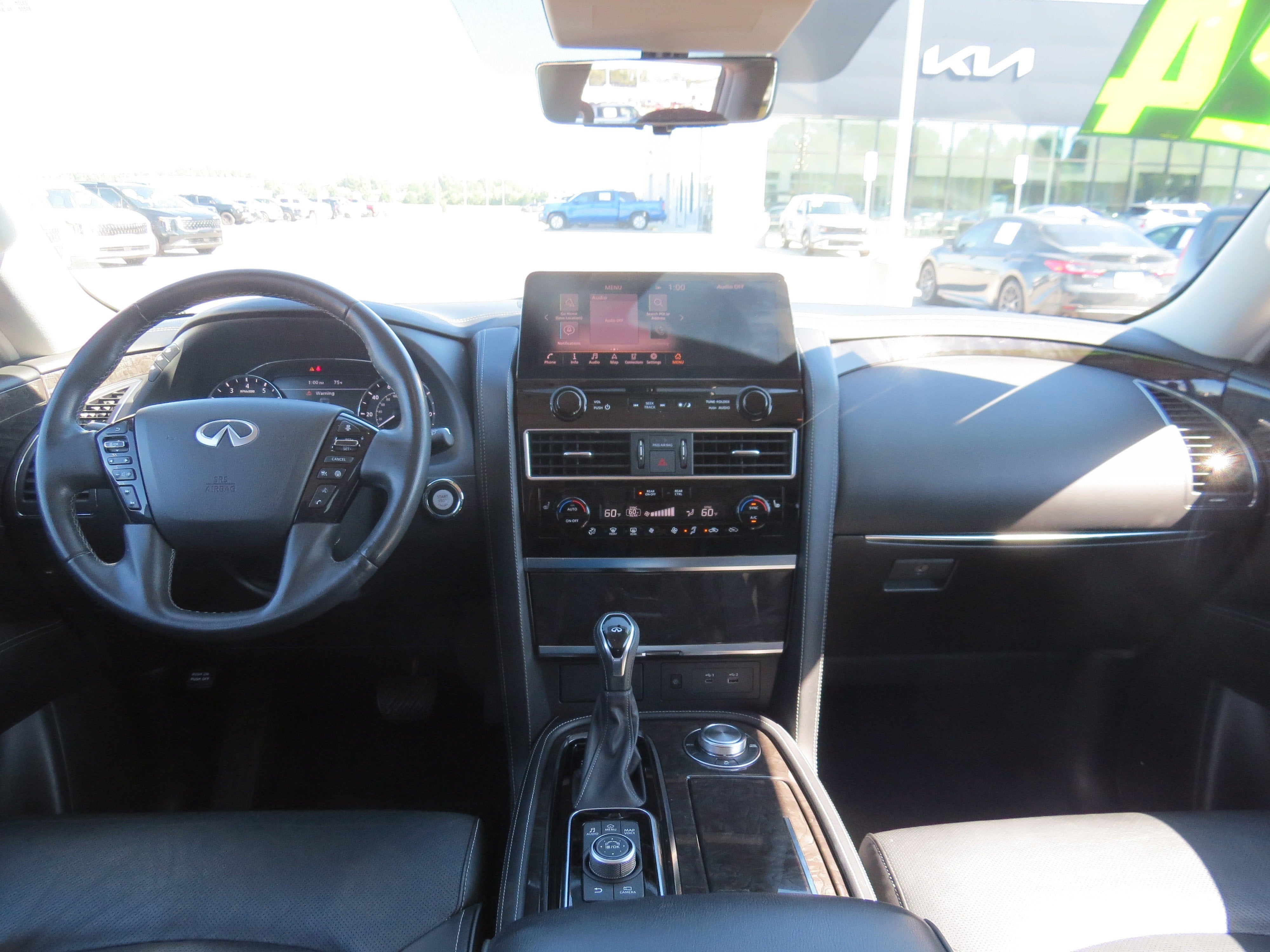2024 INFINITI QX80 LUXE