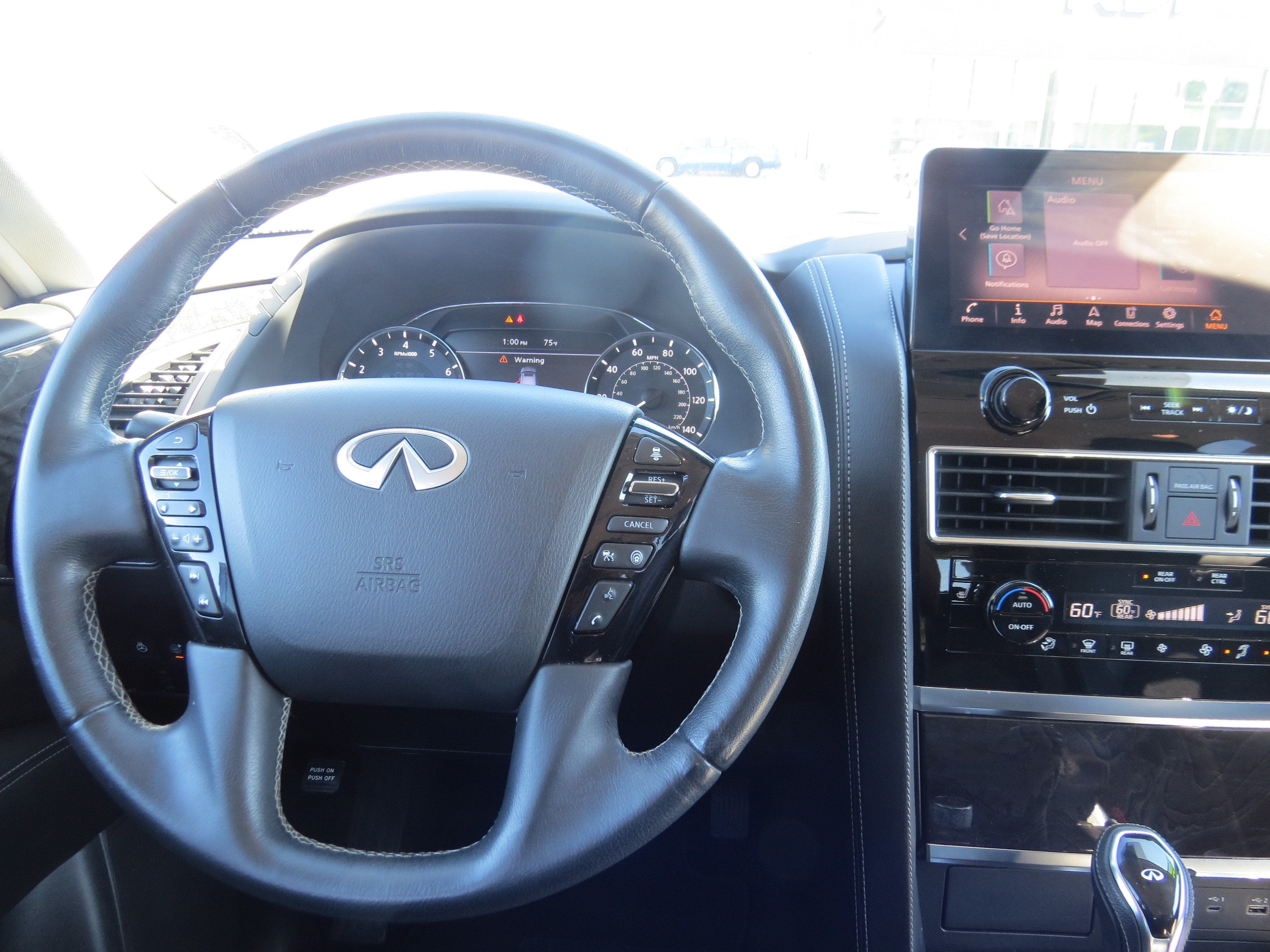 2024 INFINITI QX80 LUXE