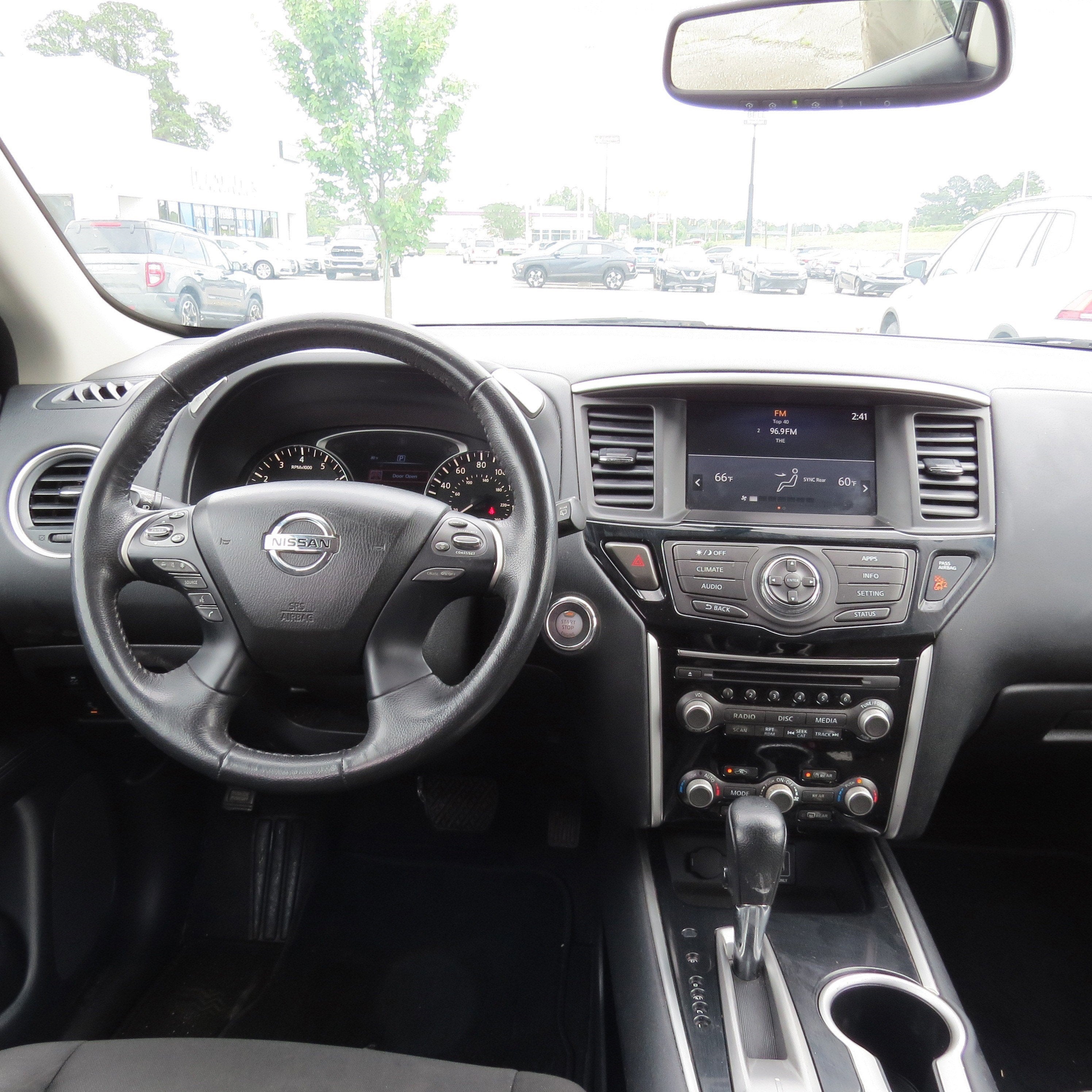 2020 Nissan Pathfinder SV