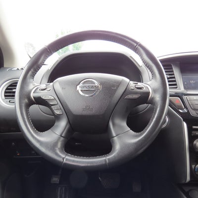 2020 Nissan Pathfinder SV