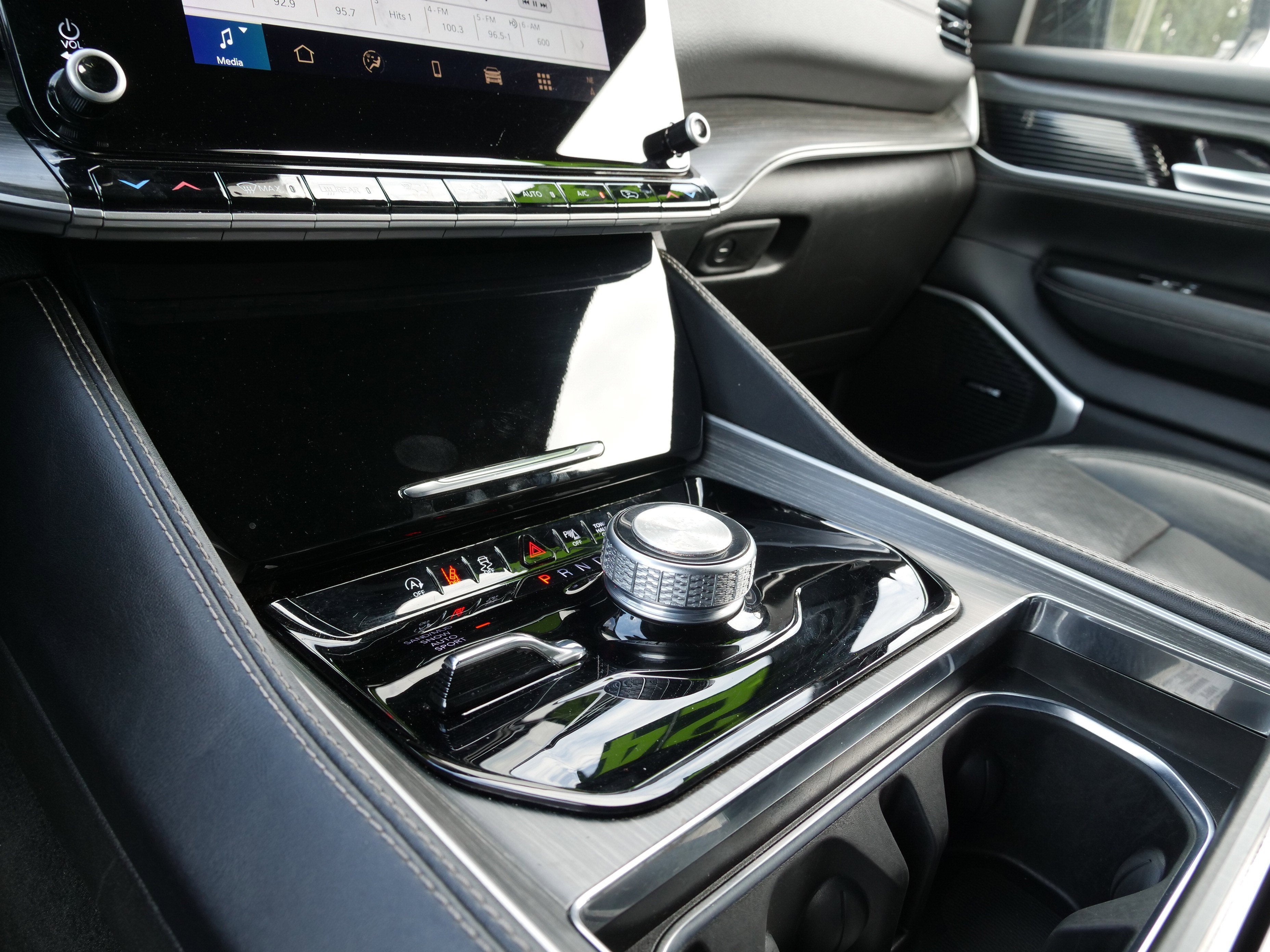 2024 Jeep Wagoneer L Series II