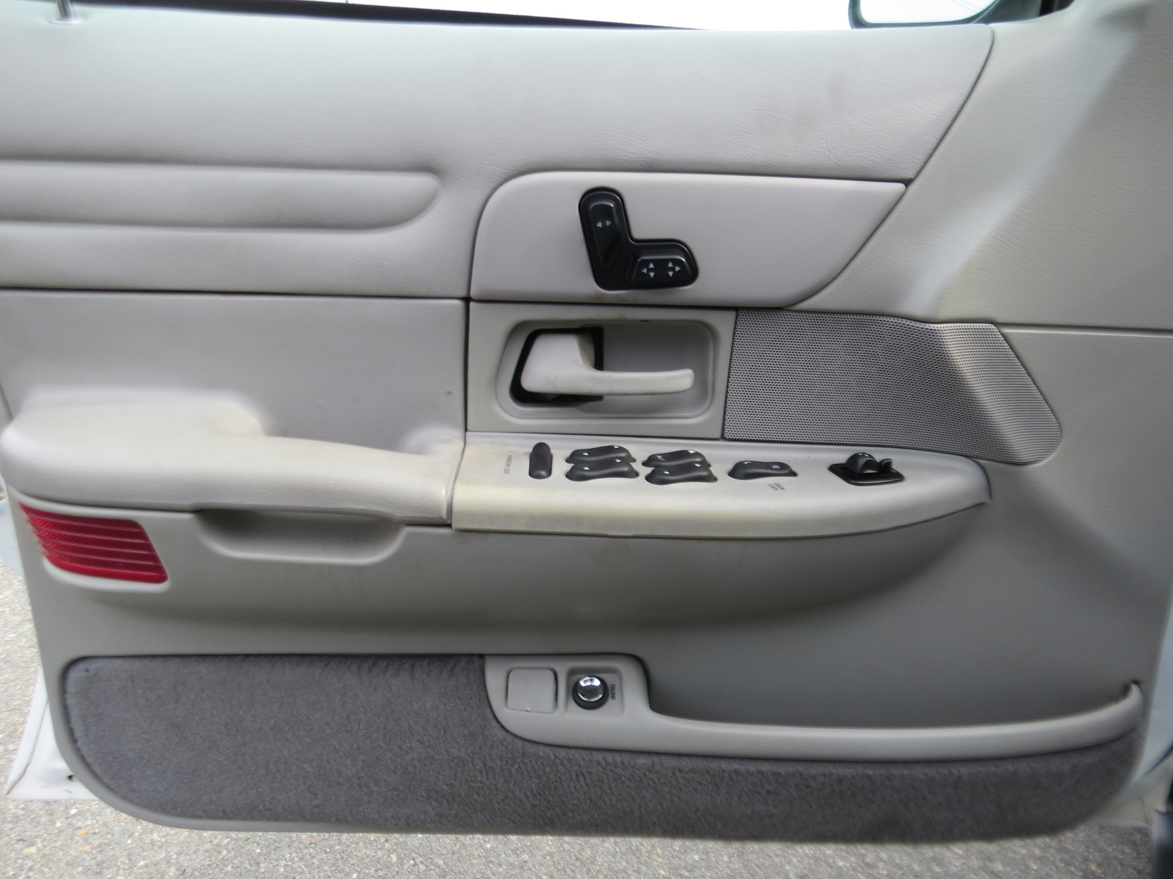 1999 Ford Crown Victoria LX
