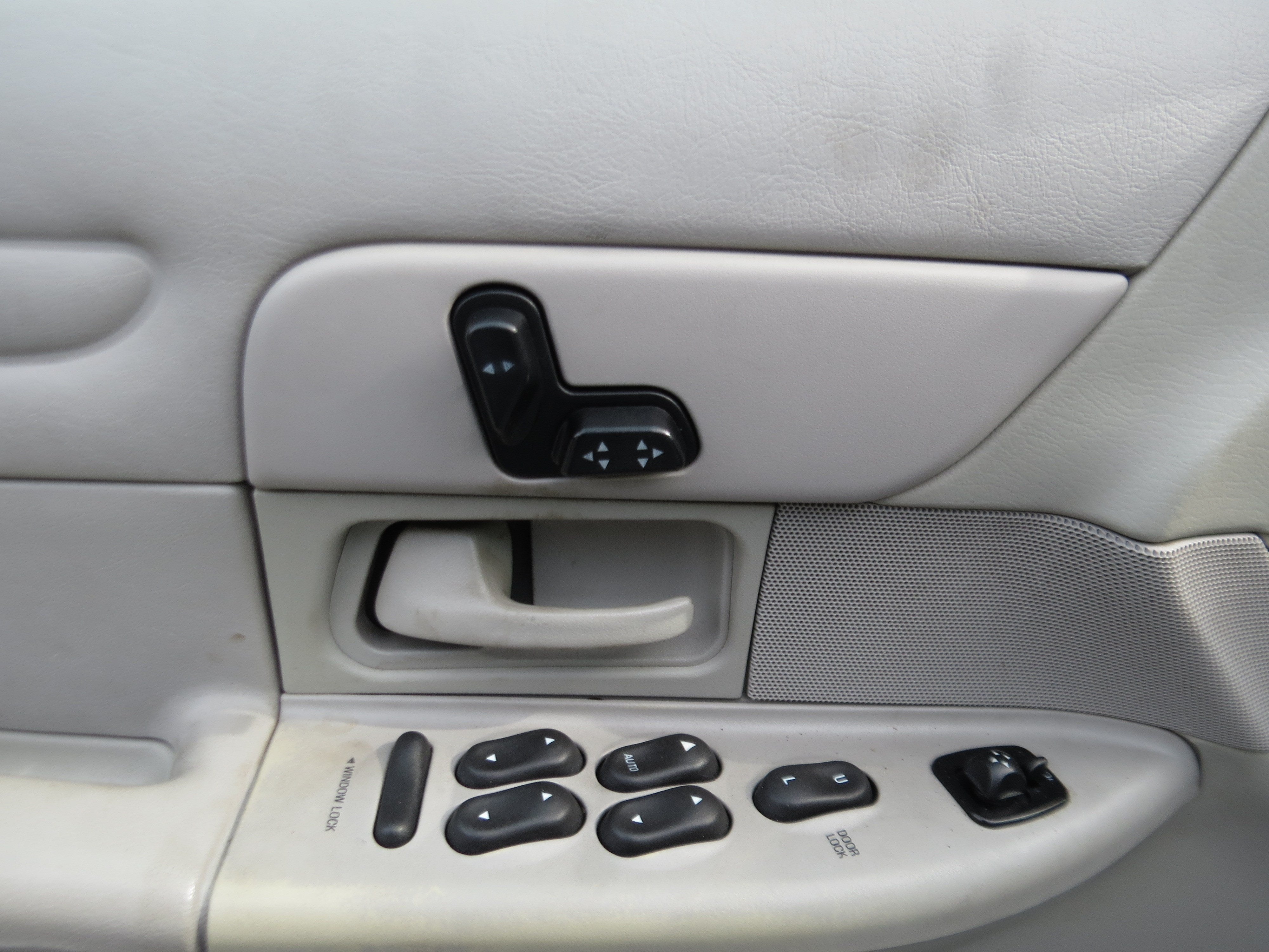 1999 Ford Crown Victoria LX