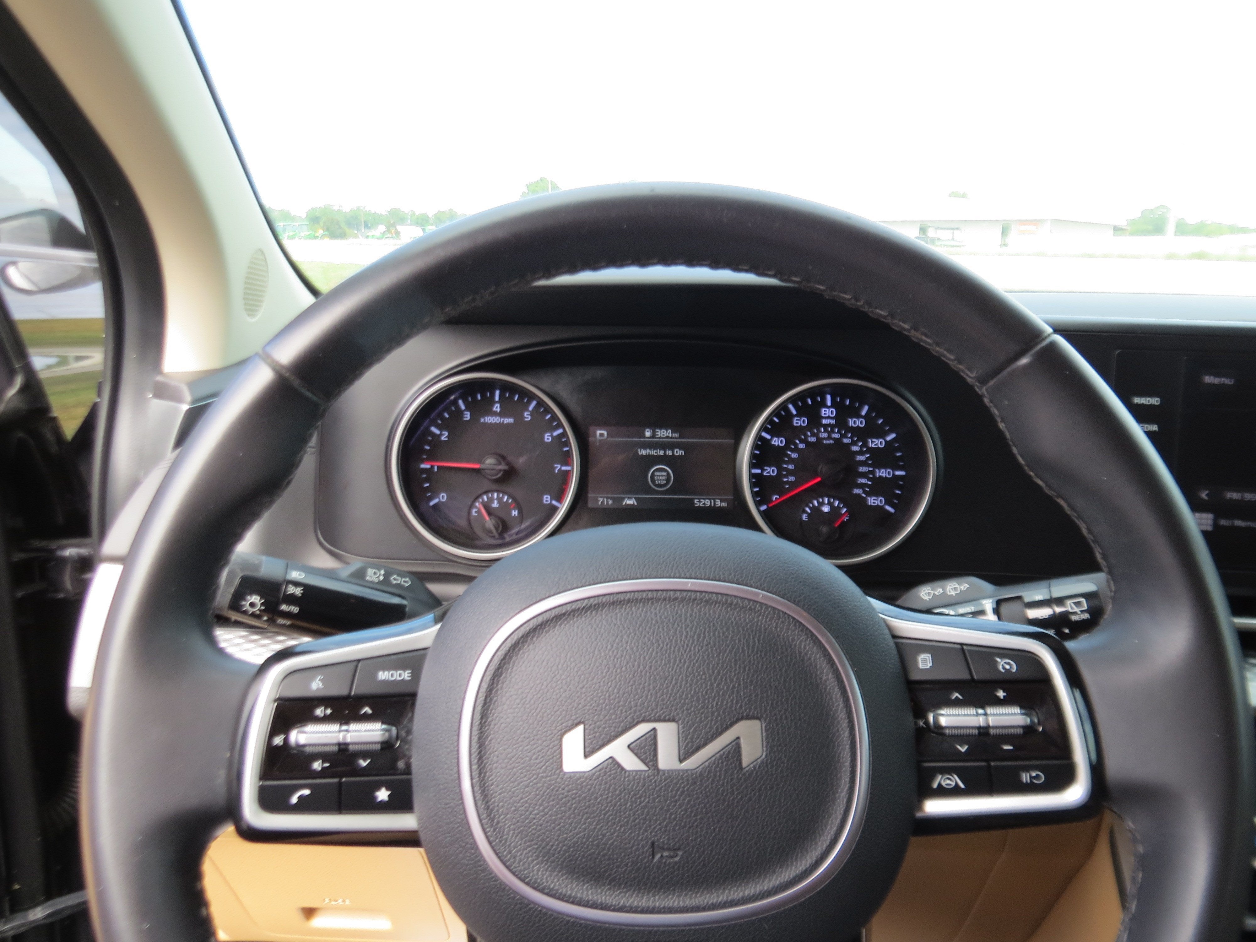 2024 Kia Carnival LX