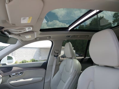 2022 Volvo XC90 Recharge Plug-In Hybrid Inscription