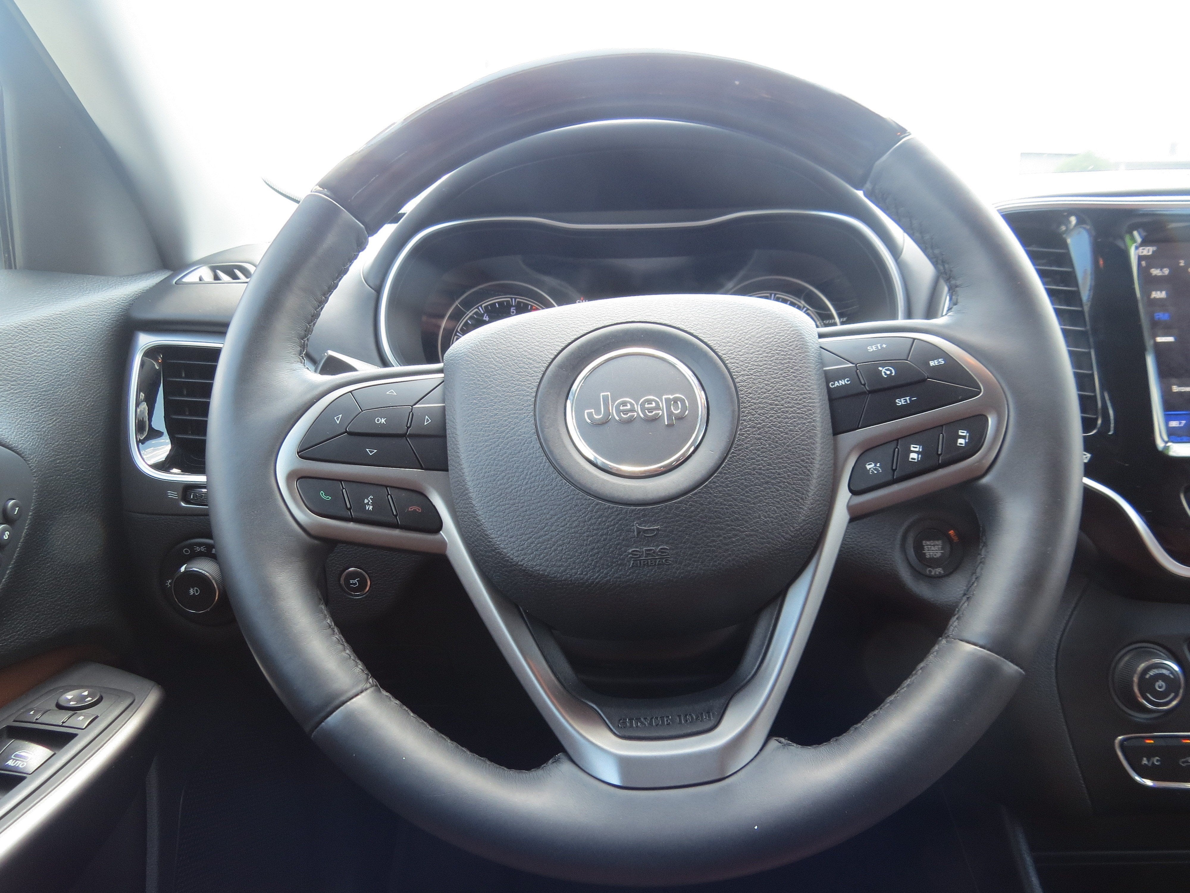 2019 Jeep Cherokee Overland