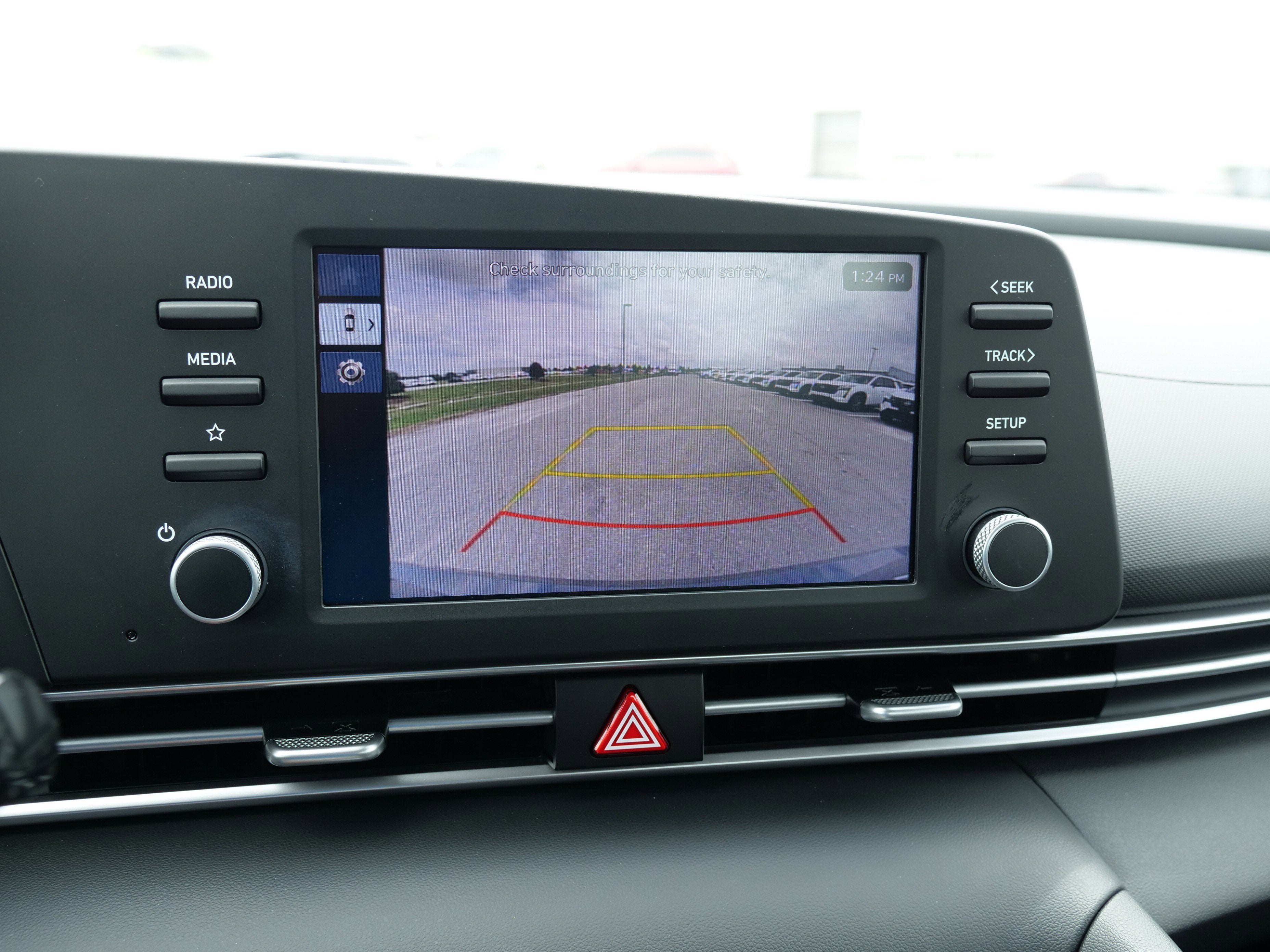 2024 Hyundai Elantra SE