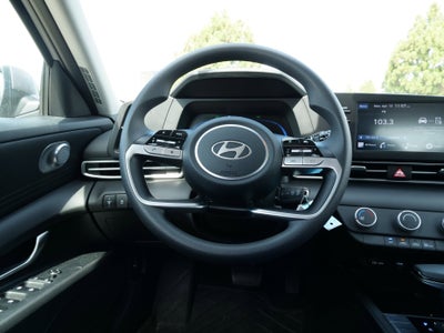 2024 Hyundai Elantra SE
