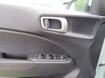2025 Hyundai Venue SE