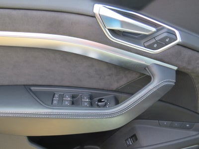 2019 Audi e-tron Prestige