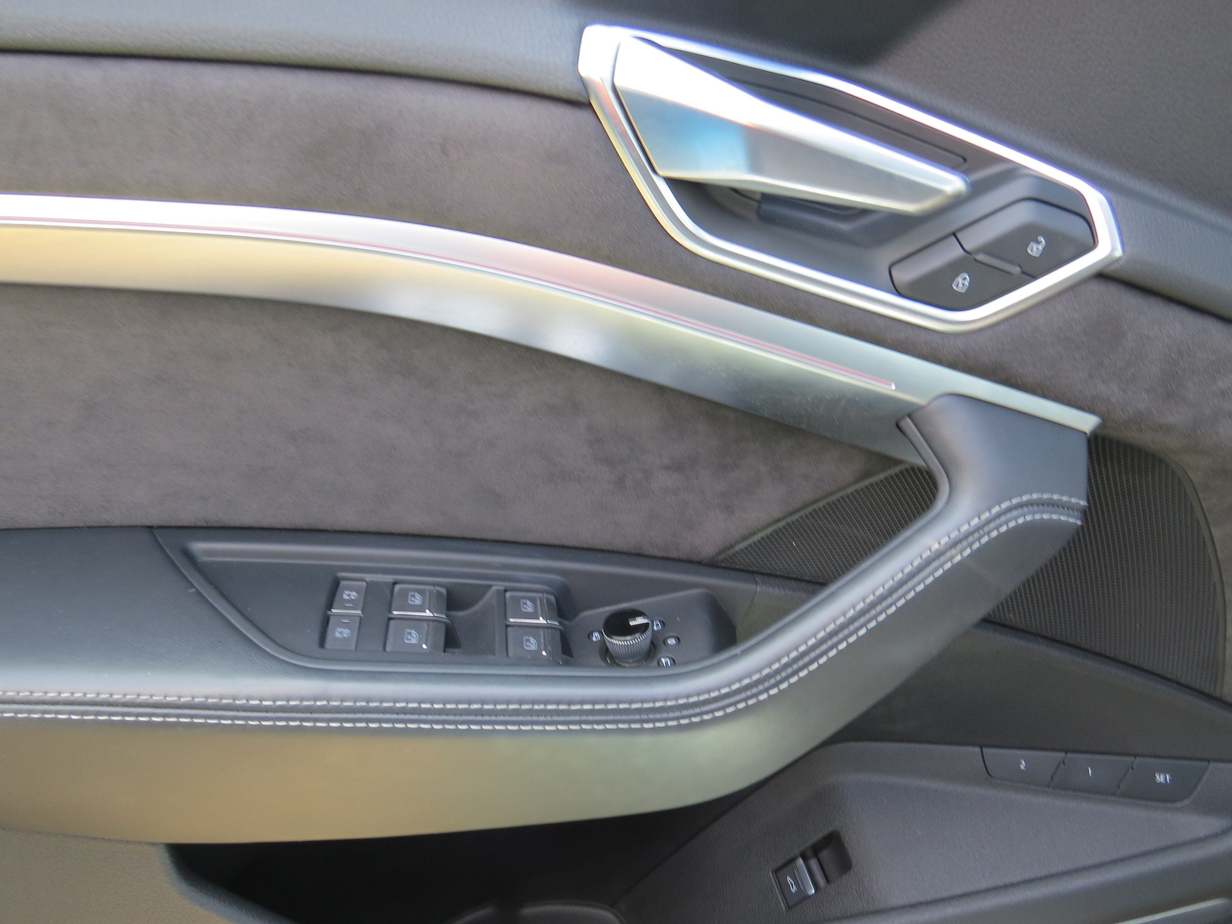 2019 Audi e-tron Prestige