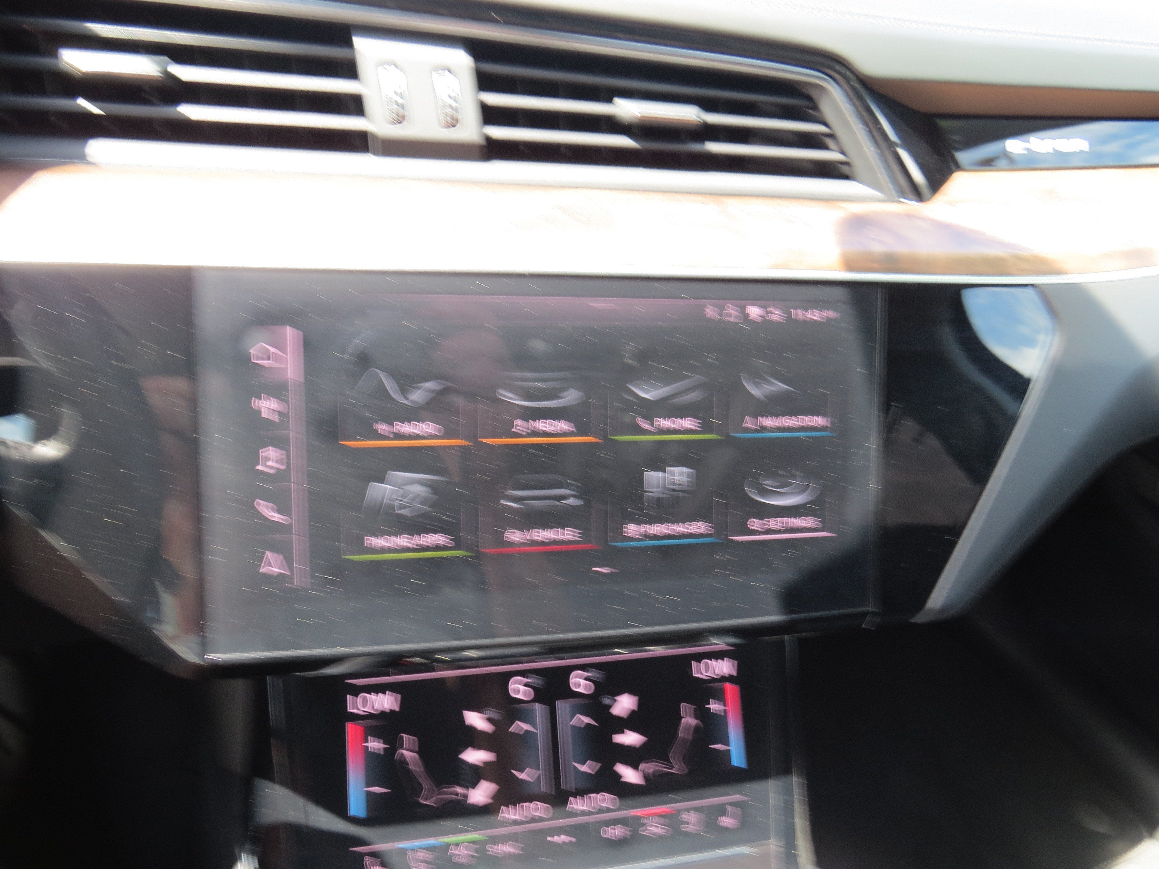 2019 Audi e-tron Prestige